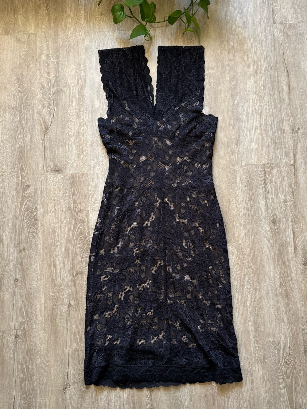 Vintage y2k Nicole Miller Lace Midi Dress Lined